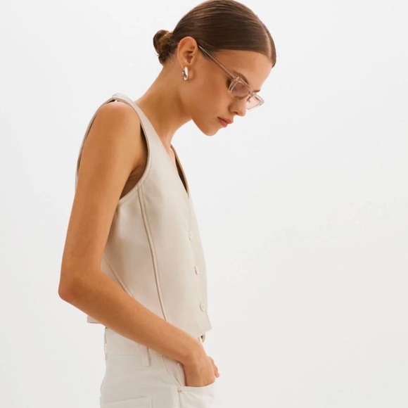 LAMARQUE Kallie Leather Vest In Bone - Picture 6 of 11
